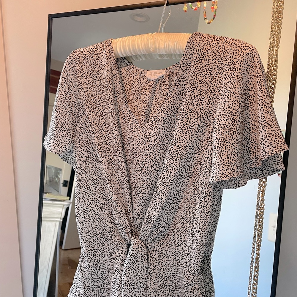 New, undamaged Sienna Sky Business Casual Blouse